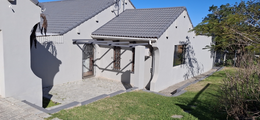 3 Bedroom Property for Sale in Beacon Bay Eastern Cape